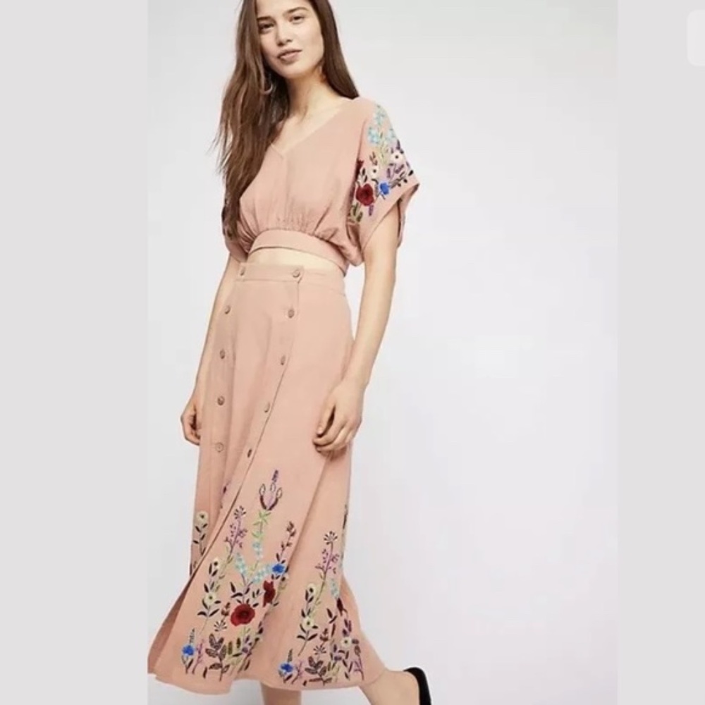 Free People Embroidered Sunny Stroll Skirt *RARE* Size 4